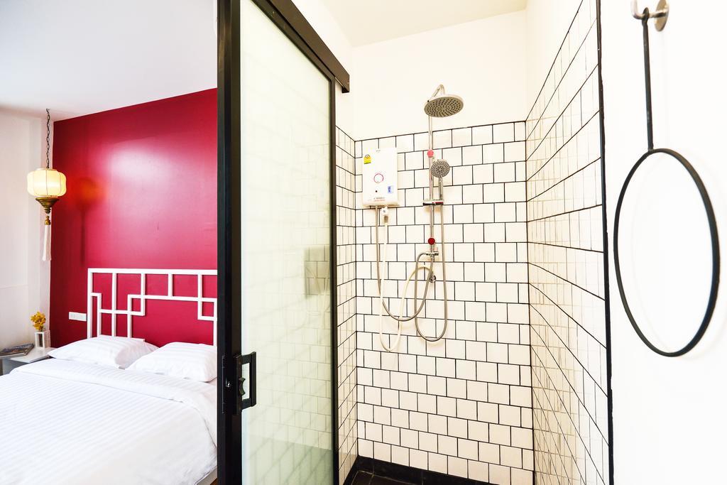 The Rommanee Classic Guesthouse Phuket Room photo