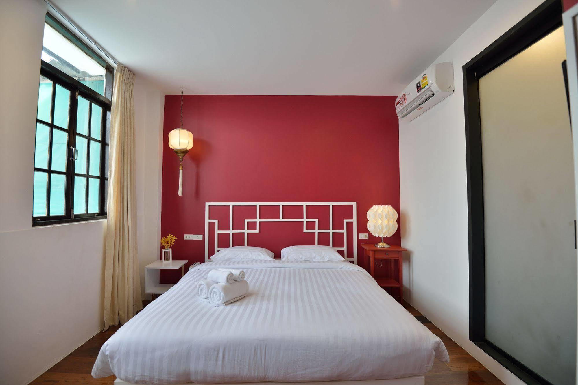 The Rommanee Classic Guesthouse Phuket Exterior photo